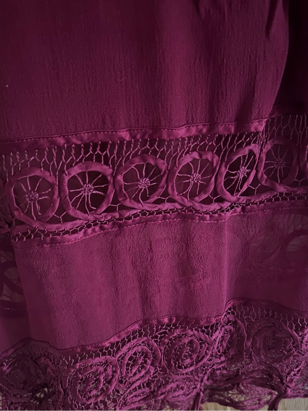 Women’s 100% Silk Scarf EUC - Burgundy - Picture 2 of 3
